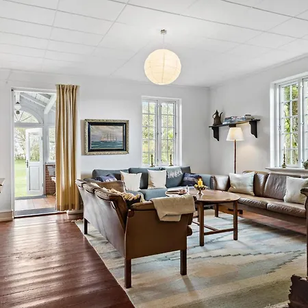 5 Bedroom Lovely In Σπίτι διακοπών Bovlingbjerg