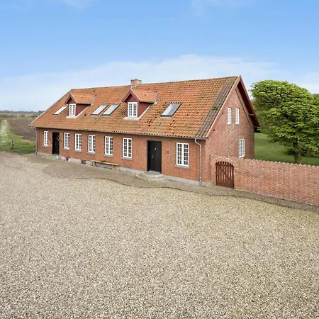 5 Bedroom Lovely In Σπίτι διακοπών