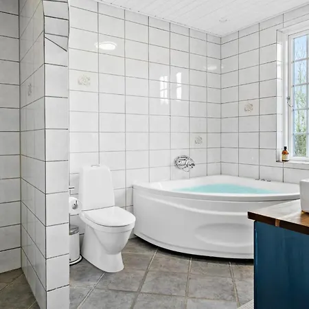 5 Bedroom Lovely In Bovlingbjerg