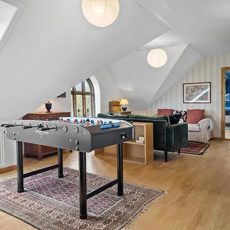 Σπίτι διακοπών 5 Bedroom Lovely In *