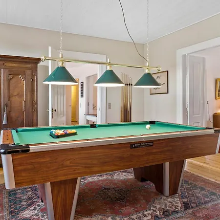 بيت للعطل 5 Bedroom Lovely In